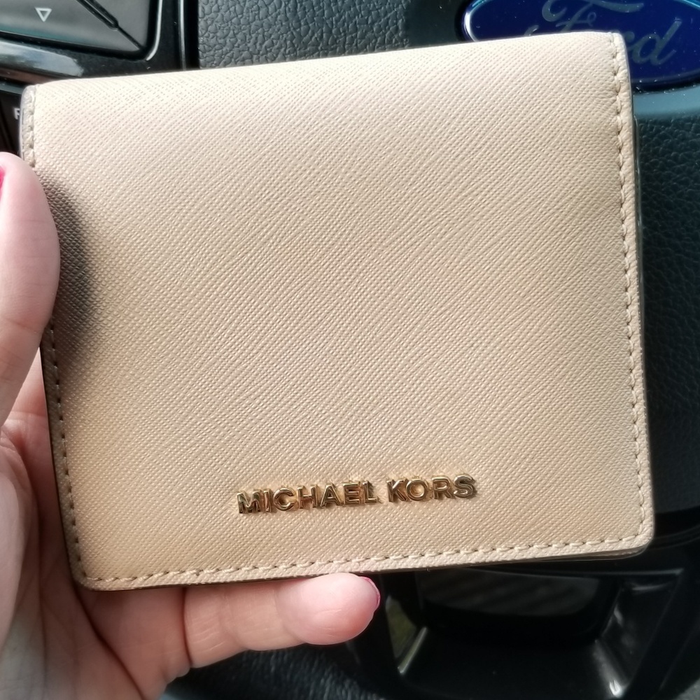 Michael Kors small bifold wallet in oyster